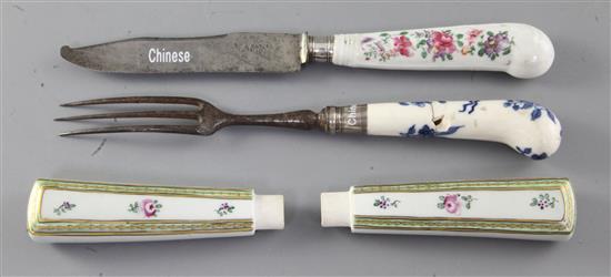 A Chinese export porcelain handled knife and a fork, late 18th century, 10.2cm, fork repaired